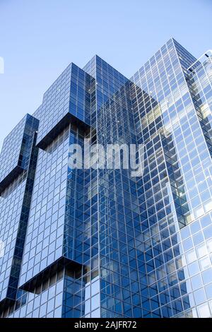 Nord- und Shell Gebäude entlang der Themse in London. Stockfoto