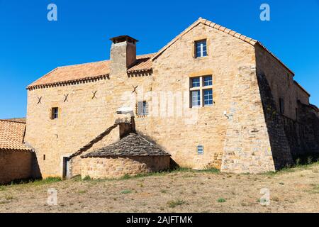 Eine typische, alte Bauernhaus in der Auvergne bauen aus Stein, Frankreich Stockfoto