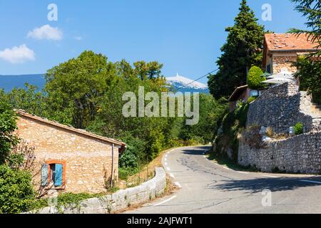 Radfahrer auf dem Weg zum Mont Ventoux, Provence, Frankreich Stockfoto