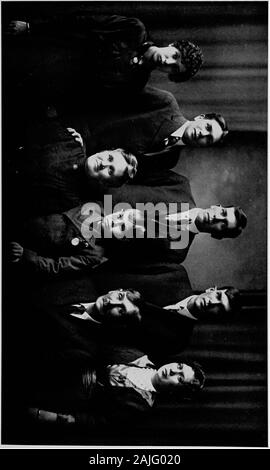 Geschichte des Nemaha County, Kansas. p sein Land zum ersten Mal. Foryears er unablässig arbeitete früh und spät, um beide Enden treffen. Nach und nach hat er Erfolg und war in der Lage zu akkumulieren einige hisreturns. Zu der Zeit seines Todes, 14 April, 1896, besaß er 410 Hektar ofland, das war eine bemerkenswerte Leistung, wenn man bedenkt, dass die Schwierigkeiten whichhe gezwungen wurde, zu unterziehen. Er war 100 $ in Schuld, als er erreicht Konjunktur unter dem zusätzlichen Handicap, in einer seltsamen countryand gezwungen, eine fremde Sprache zu verwenden. William Hecht wurde conspicu waren erfolgreich wie ein Bauer. Aber am besten von allen, Stockfoto