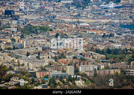 Genf, Schweiz - 14 April, 2019: Blick auf Genf und seine Vorstädte von oben - Bild Stockfoto