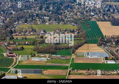 Genf, Schweiz - 14 April, 2019: Blick auf Genf und seine Vorstädte von oben - Bild Stockfoto