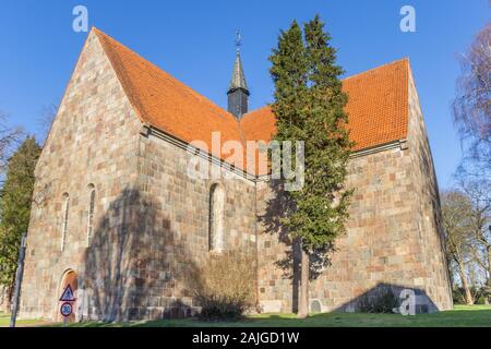 Alte Kirche im historischen Zentrum von Varel, Deutschland Stockfoto