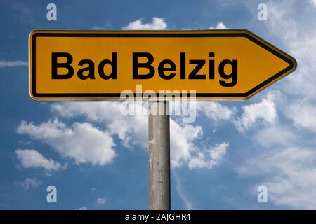 Detail Foto von einem Wegweiser mit der Aufschrift Bad Belzig, Brandenburg, Deutschland, Europa Stockfoto