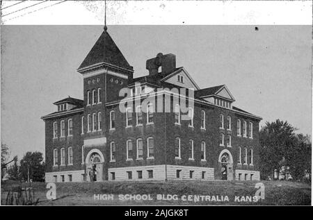 Geschichte des Nemaha County, Kansas. ^ nicht anideal Standard erreicht, haben Sie mit dem Fortschreiten der Zeiten andrank gut mit den Schulen der anderen Teile des Staates erweitert. Viele von ourprosperous und loyale Bürger Wert sehr hoch die Ausbildung, die Sie neu. HIGH SCHOOL GEBÄUDE, CBNTEALIA, KANS. Selbst, in der kleinen ländlichen Schule. In der Regel sind die Lehrer haben beenwell qualifiziert ist, und die Schulen sind von großem Wert für den childrenof der Grafschaft, von denen viele hatten keine Chance der Weiterbildung. So bald wie möglich, jede der Stadt oder Dorf toincrease Schulen begann der Kurs o Stockfoto