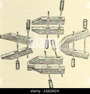 Kanadische Holzwerkstoffindustrie. Für Leichtigkeit und Stärke diese Klammer hasno Kombiniert. gleich. Alle Teile sind aus den besten Materi-als-erhältlich und wir haben keine Mühe, makethe Pony das schönste seiner Art auf dem Markt verschont. in sizesi, 18 in., 72 in. Jorgensen Peerless einstellbare Hand Schelle passt zu jeder Griff mit-out ein Slip und nimmt mit lesseffort atighter halten. Es ist ein Werkzeug, dass aclamp ofreal Wirtschaft und ef versichert - Üpft. Verstellbare Klammer Unternehmen 216 N. Jefferson St., Chicago, USA Für Saie durch Aikenhead Hardware begrenzt Toronto Caverhill Learmont Co Mont Stockfoto