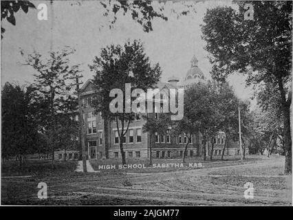 Geschichte des Nemaha County, Kansas. Bezirke andlarger Schulen. Das Pendel ist Anfang der andere Weg andconsolidated Schulen über, über Dürren advocatedin verschiedene Gemeinschaften gesprochen Gedanken werden zu vibrieren. Sitzungen haben in einigen Lo ernannt wurde - calities und in einigen Bezirken einer Abstimmung wurde die Senti- ment der Menschen auf die Proposition zu ermitteln. Da diese kurzen pädagogischen Überprüfung der Grafschaft muß, der Notwendigkeit, enthalten einige Statistiken es von realen Wert für zukünftige Referenz, die GESCHICHTE DES NEMAHA COUNTY 243 folgende Daten aus den Aufzeichnungen der Grafschaft zusammengestellt ist, Stockfoto