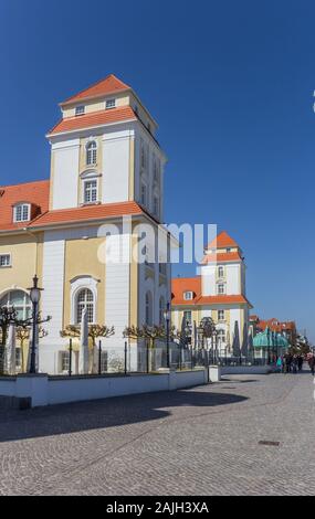 Türme der Kurhaus Hotel in Binz auf Rügen, Deutschland Stockfoto