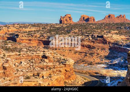 Dead Horse Point State Park übersehen bei Sonnenuntergang mit dem typischen Orange rocks Bildung. Utah, United States. Stockfoto