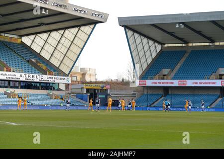 Neue Höhle, London, UK. Am 4. Januar 2020. Leer steht während der millwall vs Newport County FA Cup 3. Runde Riegel an der neuen Höhle London 4. Januar 2020 - EDITORIAL NUR VERWENDEN Keine Verwendung mit nicht autorisierten Audio-, Video-, Daten-, Spielpläne (außerhalb der EU), Verein/liga Logos oder "live" Dienstleistungen. On-line-in-Verwendung beschränkt auf 45 Bildern (+15 in zusätzliche Zeit). Kein Einsatz zu emulieren, bewegte Bilder. Keine Verwendung in Wetten, Spiele oder einzelne Verein/Liga/player Publikationen/Dienstleistungen - Credit: Martin Dalton/Alamy Live News Credit: MARTIN DALTON/Alamy leben Nachrichten Stockfoto