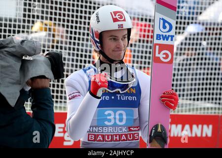 Innsbruck, Österreich. 04 Jan, 2020. Ski Nordisch/Skispringen: Weltcup, Vierschanzentournee, Big Hill, Männer, 2. Daniel Andre Tande, Skispringer aus Norwegen, reagiert im Zielbereich. Credit: Daniel Karmann/dpa/Alamy leben Nachrichten Stockfoto