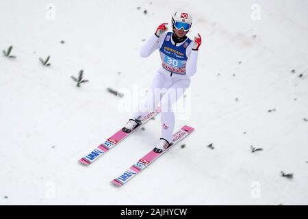 Innsbruck, Österreich. 04 Jan, 2020. Ski Nordisch/Skispringen: Weltcup, Vierschanzentournee, Big Hill, Männer, 2. Daniel Andre Tande, Skispringer aus Norwegen, reagiert im Zielbereich. Credit: Daniel Karmann/dpa/Alamy leben Nachrichten Stockfoto