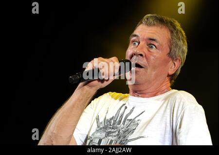 Mailand Italien ,15 Juli 2008, Live Konzert von Deep Purple im Smeraldo Theater: Deep Purple Sänger Ian Gillan während des Konzerts Stockfoto