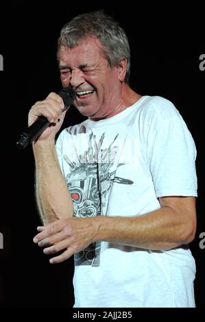 Mailand Italien ,15 Juli 2008, Live Konzert von Deep Purple im Smeraldo Theater: Deep Purple Sänger Ian Gillan während des Konzerts Stockfoto