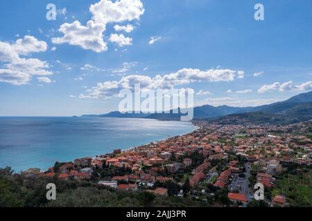 Ligurische Riviera in der Nähe von Borgio Verezzi, Provinz von Savona, beliebte Ausflugsziel in der Region Ligurien in Italien Stockfoto