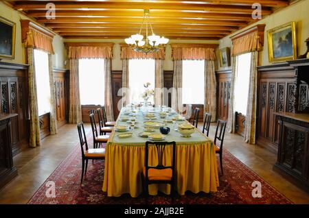 Jalta - Mai 14.2012: Innenraum des vorderen Esszimmer in Masandra Palast war die Residenz der Kaiser Alexander III. von Rußland in Massandra, Südküste von Stockfoto