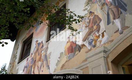 Home Äußere hand Malerei Art der Dekoration, Trompe-l'oeil ist abgebildet auf der Fassade eines bayerischen Haus in Oberammergau. Stockfoto