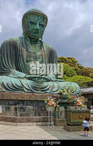 KAMAKURA, Japan, 13. Mai 2019: Kotoku-in. Der Tempel ist bekannt für seine Großen Buddha (daibutsu), eine monumentale outdoor Bronze Statue von Buddha, einen o bekannt Stockfoto