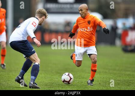 Haarlem, Niederlande. 04 Jan, 2020. HAARLEM, 19-12-2019, Sportpark, Spanjaardslaan Nieuwjaarswedstrijd, Simon Tahamata des KNVB Ex Internationals während des Spiels Kon. HFC vs Ex Internationals KNVB Credit: Pro Schüsse/Alamy leben Nachrichten Stockfoto