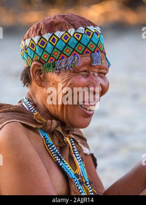 San Buschmännern Stämme Frau, Kalahari, Botswana Stockfoto