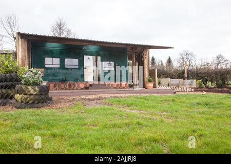 Hirten Hütte Stil mobile holiday home, Medstead, Alton, Hampshire, England, Vereinigtes Königreich. Stockfoto