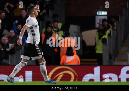 LONDON, ENGLAND - Januar 4, 2020: Anthony Knockaert von Fulham feiert, nachdem er ein Ziel während der FA Cup 2019/20 dritte runde Spiel zwischen FC Fulham und Aston Villa FC im Craven Cottage gezählt. Stockfoto