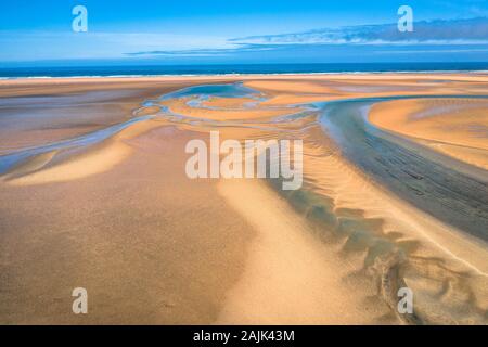 Luftaufnahme von Raudasandur Strand an der Westfjorde Islands Stockfoto