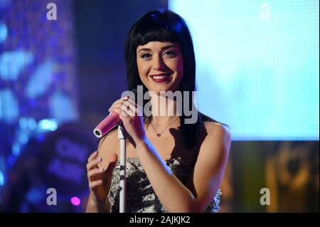 Mailand, Italien, 18. November 2008: Live Konzert von Katy Perry in den RAI-Fernsehstudios in Mailand: Die Sängerin Katy Perry während des Konzerts Stockfoto