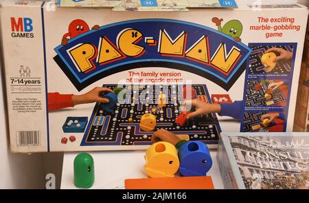 Pac-Man Board Game in der Spielzeugausstellung Bucks County Museum, Aylesbury, Buckinghamshire, Großbritannien Stockfoto