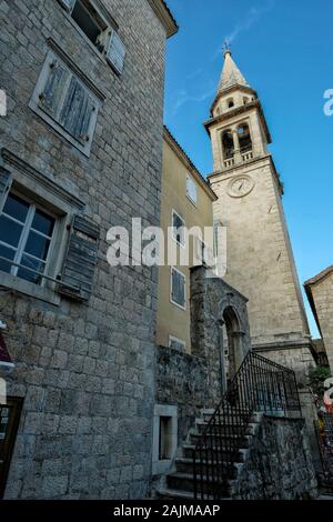 Katholische St.-Ivan Kirche in der Altstadt von Budva, Montenegro. Stockfoto