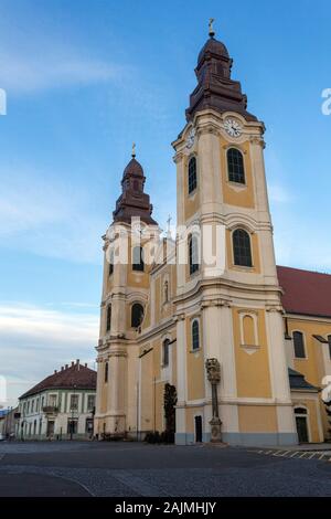 St. Bartholomäus Kirche in Gyongyos, Ungarn an einem Wintertag. Stockfoto