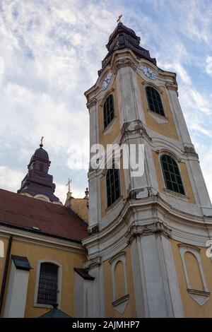 St. Bartholomäus Kirche in Gyongyos, Ungarn an einem Wintertag. Stockfoto