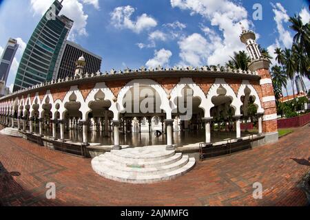 Kuala Lumpur Jamek Moschee in Malaysia im Sommer. 1909 erbaut, Jamek Moschee ist eine der ältesten Moscheen in der Stadt Stockfoto