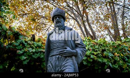 Mugla/Türkei - 17.11.2019: Statue von Mimar Sinan, Chef-Osmanischer Architekt und Bauingenieur für Sultan Süleyman das Prächtige in Mugla Stockfoto