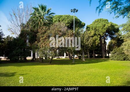 Konak, Izmir/Türkei - 22.11.2019 - Kulturpark und Ausstellungszentrum. Öffentlicher Park mit dem Namen Kültürpark (übersetzter Kulturpark). Stockfoto