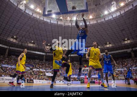 Burgos, Spanien. 04 Jan, 2020. Jasiel Rivero während FC Barcelona Sieg über San Pablo Burgos (80 - 82) in Liga Endesa regular season Spiel (Tag 16) in Burgos (Spanien) im Kolosseum Burgos gefeiert. 4. Januar 2020 (Foto von Juan Carlos García Mate/Pacific Press) Quelle: Pacific Press Agency/Alamy leben Nachrichten Stockfoto