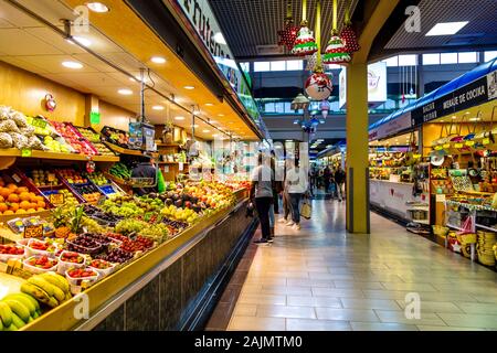 Obst und Gemüse am Mercat de l'Olivar, Palma, Mallorca, Spanien Abschaltdruck Stockfoto