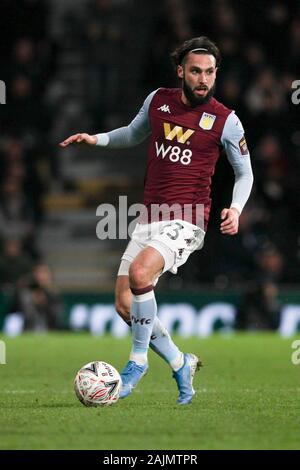 London, Großbritannien. 04 Jan, 2020. Jota von Aston Villa in Aktion während der Dritten Runde des FA Cup Match zwischen Fulham und Aston Villa im Craven Cottage, London, England am 4. Januar 2020. Foto von Ken Funken. Nur die redaktionelle Nutzung, eine Lizenz für die gewerbliche Nutzung erforderlich. Keine Verwendung in Wetten, Spiele oder einer einzelnen Verein/Liga/player Publikationen. Credit: UK Sport Pics Ltd/Alamy leben Nachrichten Stockfoto