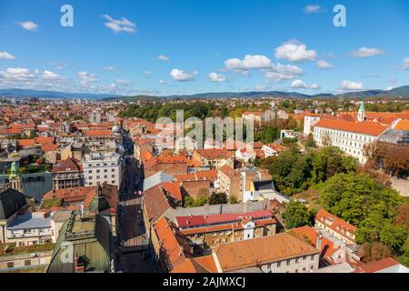 Luftaufnahme von Zagreb urbanen Stadtzentrum. Stockfoto