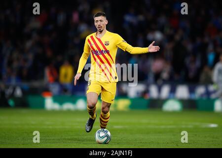 Barcelona, Katalonien, Spanien. Am 4. Januar, 2020. Januar 4, 2020 - Cornella - El Prat, Barcelona, Spanien - Santander LaLiga - RCD Espanyol v FC Barcelona; Clement Lenglet des FC Barcelona läuft mit dem Ball. Quelle: Eric Alonso/ZUMA Draht/Alamy leben Nachrichten Stockfoto