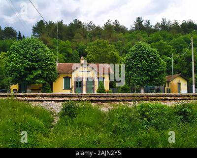 Der alte Bahnhof von Stavroupoli Stadt in der Nähe von Xanthi im Osten von Mazedonien Thrakien. Stockfoto