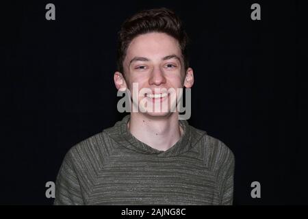 Die Besetzung der Liebe Evan Hansen feiert ihren dritten Jahr am Broadway an der Music Box Theatre - Backstage. Mit: Andreas Barth Feldman Wo: New York, New York, United States Wann: 05 Dec 2019 Credit: Joseph Marzullo/WENN.com Stockfoto