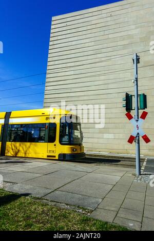 Deutschland Straßenbahn Dresden Neue Synagoge Stockfoto