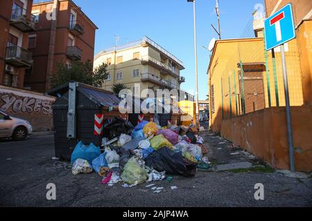 ROMA - RIFIUTI - CENTOCELLE Stockfoto