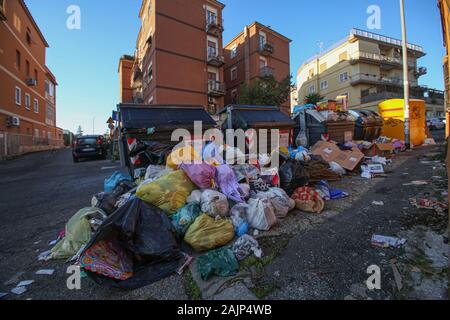 ROMA - RIFIUTI - CENTOCELLE Stockfoto
