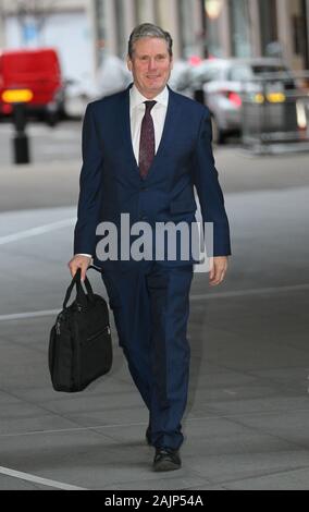 London, UK, 5. Januar 2020. Der Schattenbrexit-Sekretär und Anwärter der Labour Party, Sir Keir Starmer, sah bei der Ankunft in den BBC-Studios in London Stockfoto