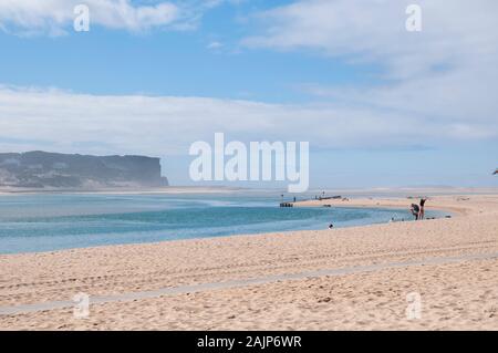 Die Lagune bei Foz Do Arelho eine Gemeinde (freguesia) im Kreis von Caldas da Rainha, Portugal. Stockfoto