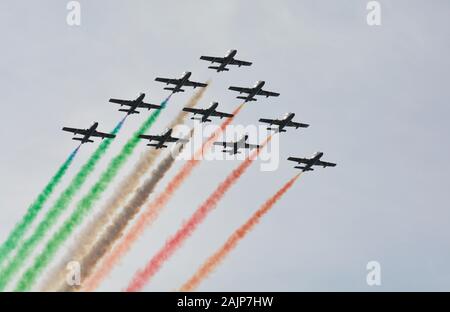 Zeltweg, Steiermark, Österreich - 2. September 2016: Airshow namens Airpower 2016 mit verschiedenen Flugzeugen, Formationsflug FRECCE TRICOLORE akak Trocolori Stockfoto