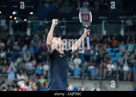 Sydney, Australien. 5 Jan, 2020. Daniel Evans von Großbritannien feiert nach dem Gewinn der ATP-Cup Gruppe C Spiel gegen David Goffin von Belgien in Sydney, Australien, am Jan. 5, 2020. Credit: Zhu Hongye/Xinhua/Alamy leben Nachrichten Stockfoto