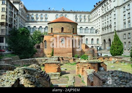 Bulgarien, Sofia, Rotunde des heiligen Georg aka Sveti Georgi im Innenhof des Präsidenten Büro Gebäude Stockfoto